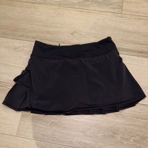 Black lulemon tennis skirt